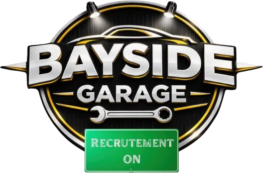 Logo Bayside Garage avec un panneau vert « Recrutement ON »